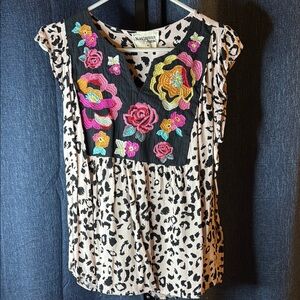 Savannah Women's Floral Embroidered Top - Black and Pink